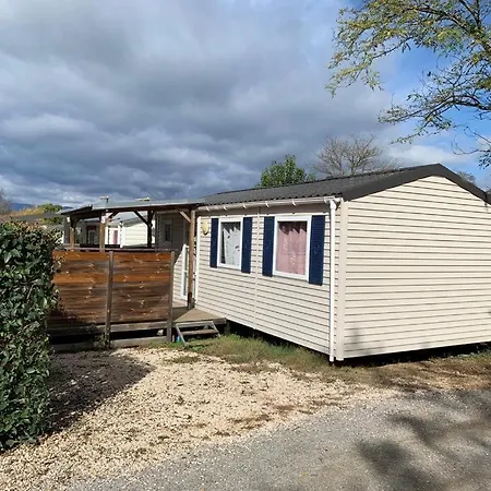 Mobilhome Dans Campsite *