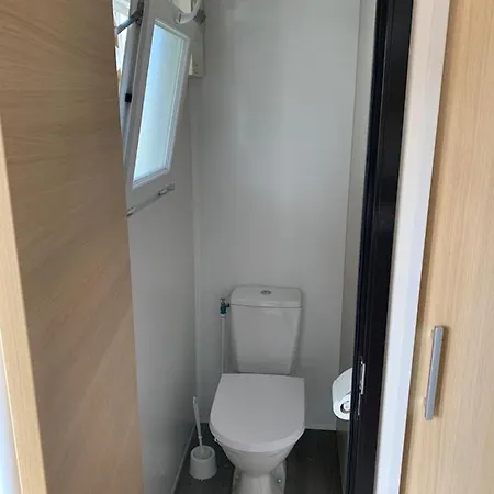 Mobilhome Dans Campsite